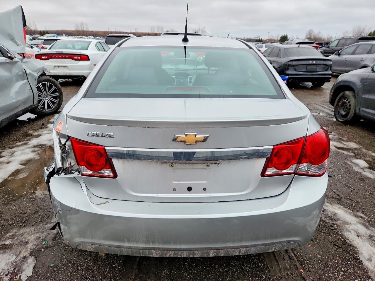 2014 CHEVROLET CRUZE LS photo 6