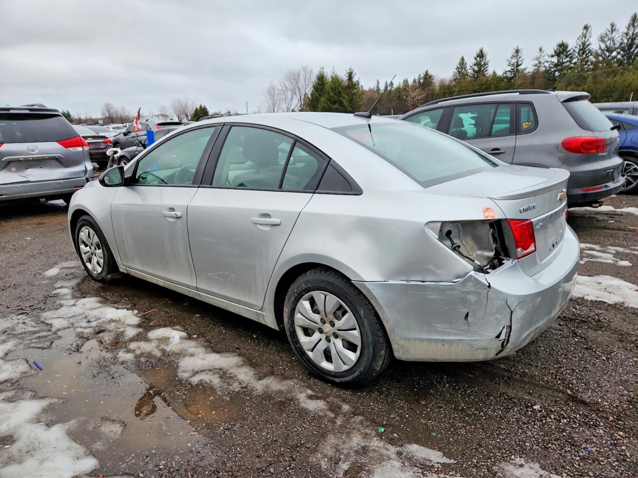 2014 CHEVROLET CRUZE LS photo 2