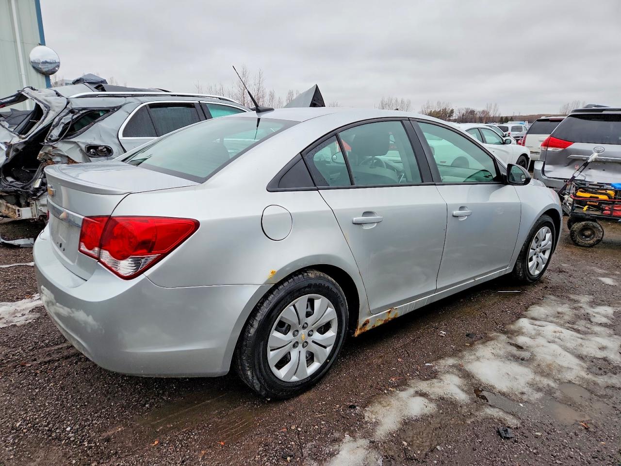 2014 CHEVROLET CRUZE LS photo 3