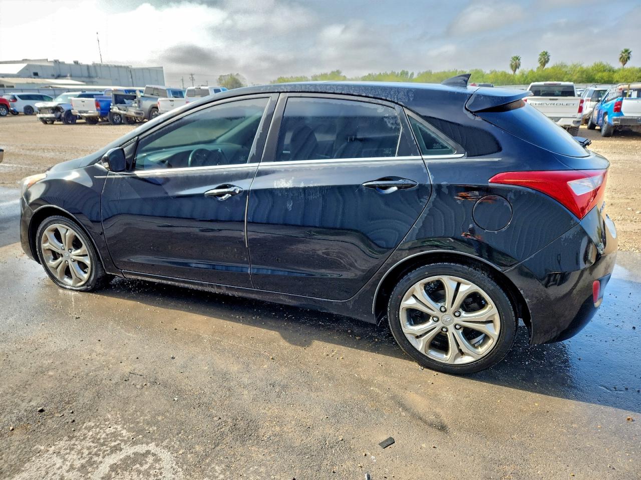 2013 HYUNDAI ELANTRA GT photo 2