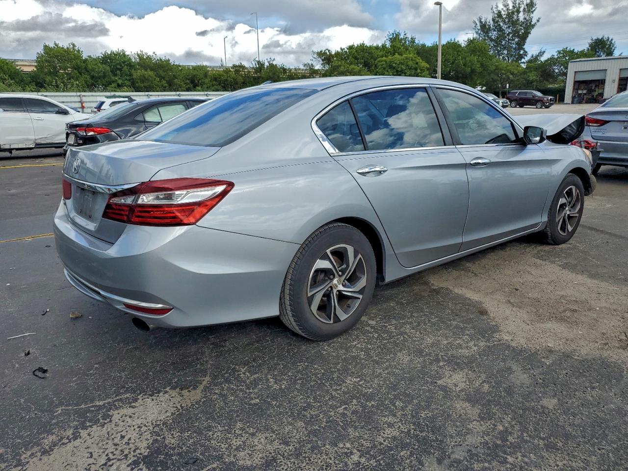 2017 HONDA ACCORD LX photo 3