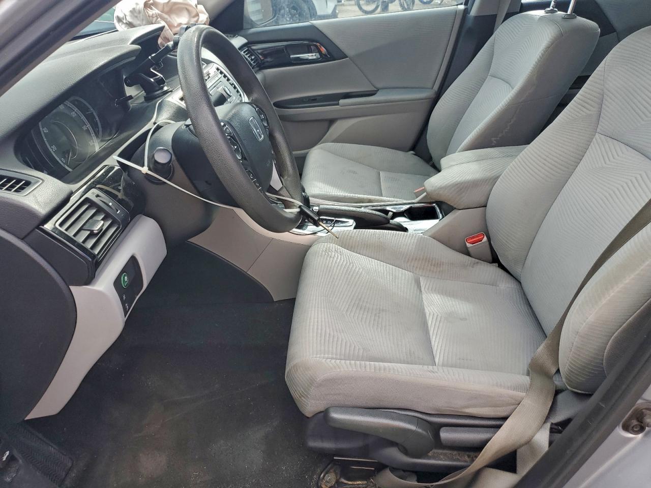 2017 HONDA ACCORD LX photo 7