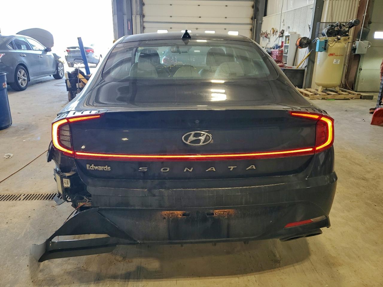 2020 HYUNDAI SONATA SEL photo 6