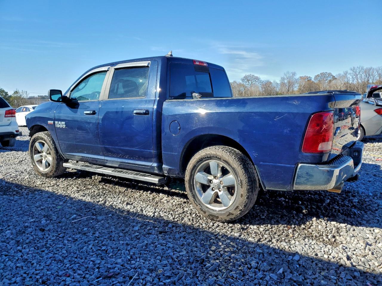 2017 RAM 1500 SLT photo 3