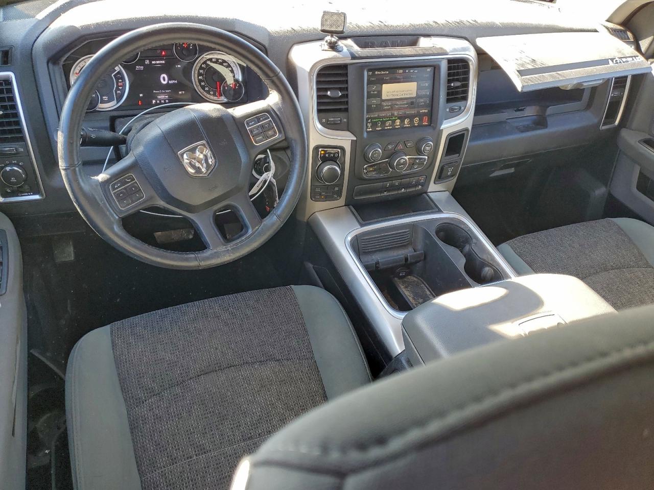 2017 RAM 1500 SLT photo 15