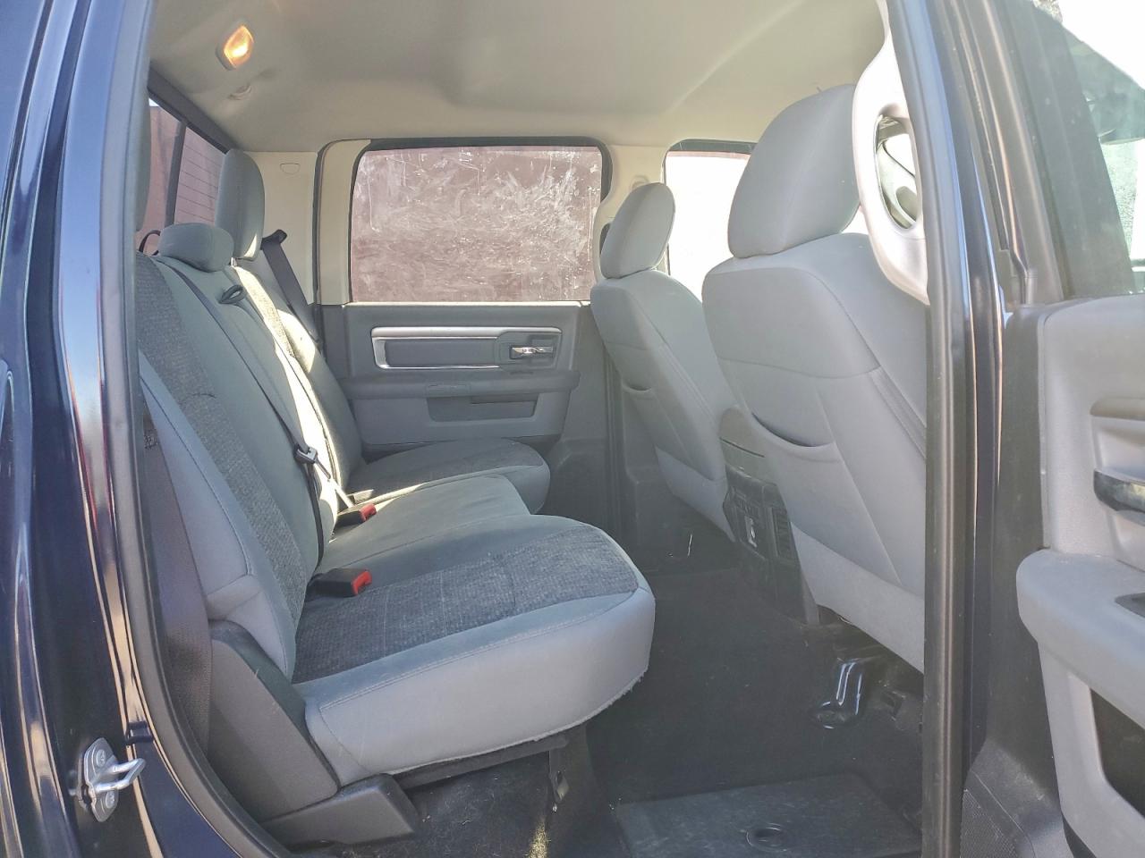2017 RAM 1500 SLT photo 19