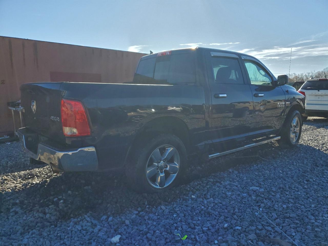 2017 RAM 1500 SLT photo 5