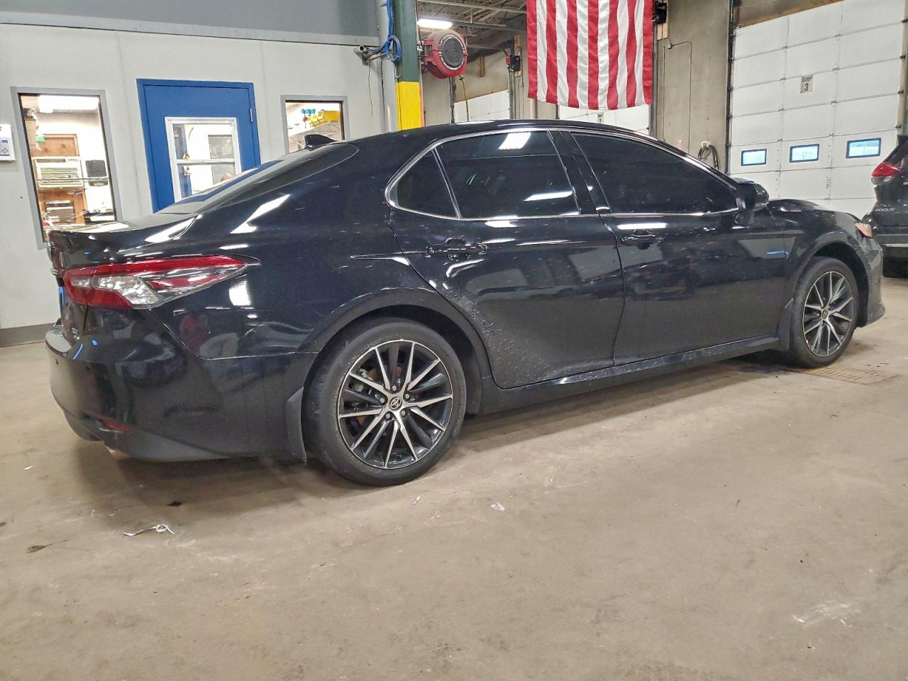 2024 TOYOTA CAMRY XLE photo 5