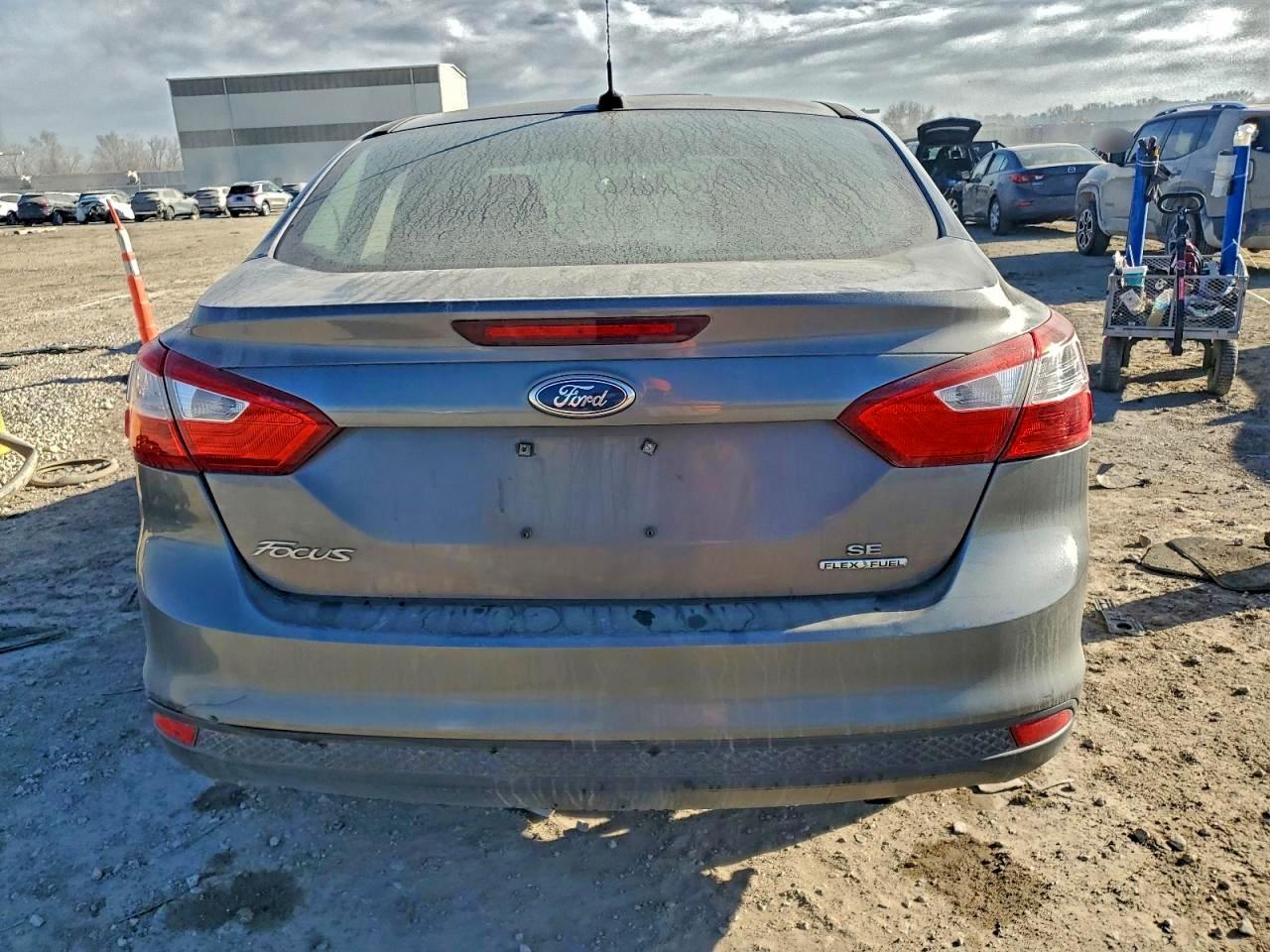 2013 FORD FOCUS SE photo 11