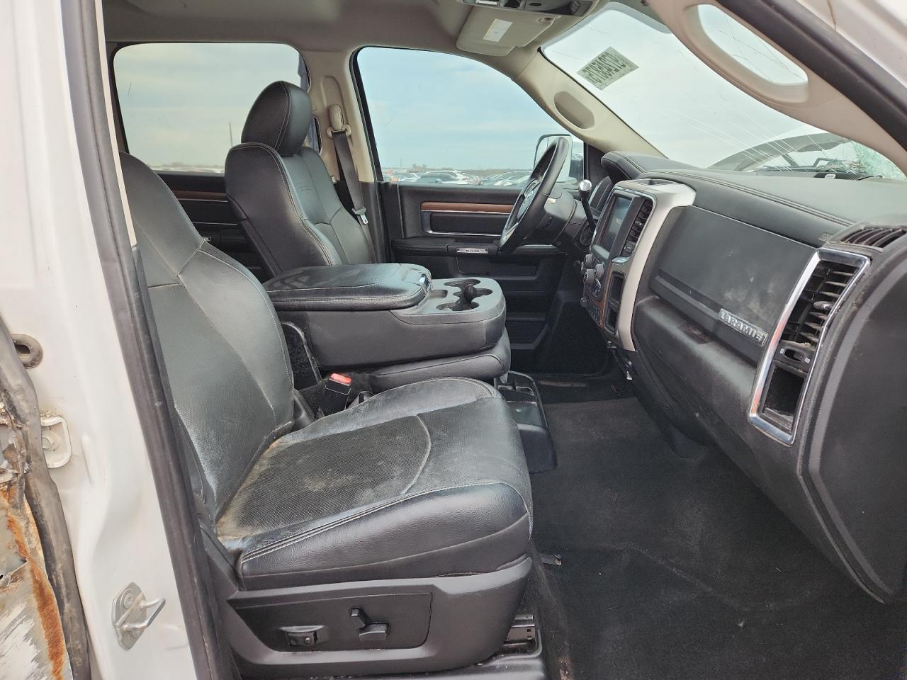 2017 RAM 2500 LARAMIE photo 7