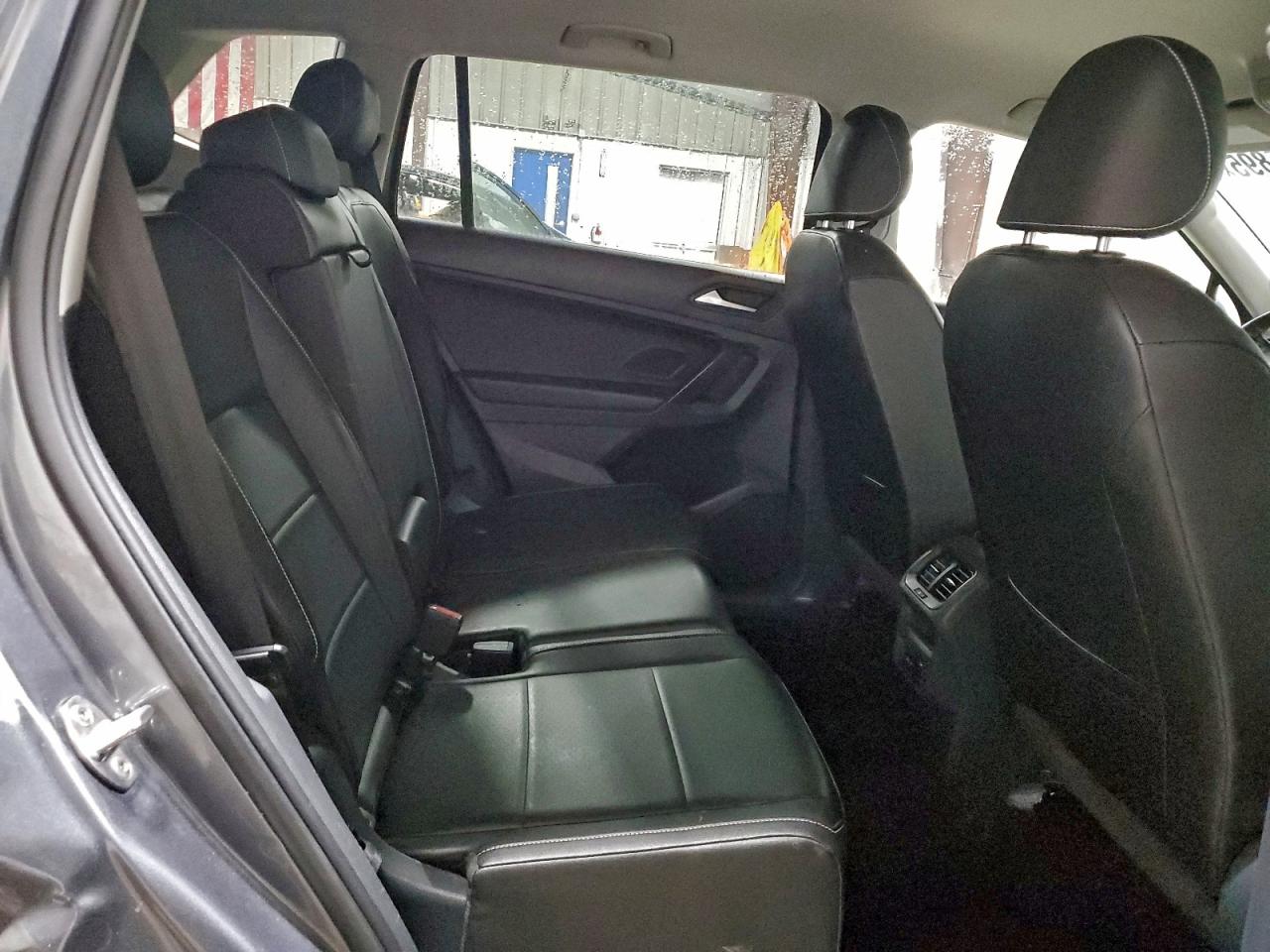 2021 VOLKSWAGEN TIGUAN SE photo 11