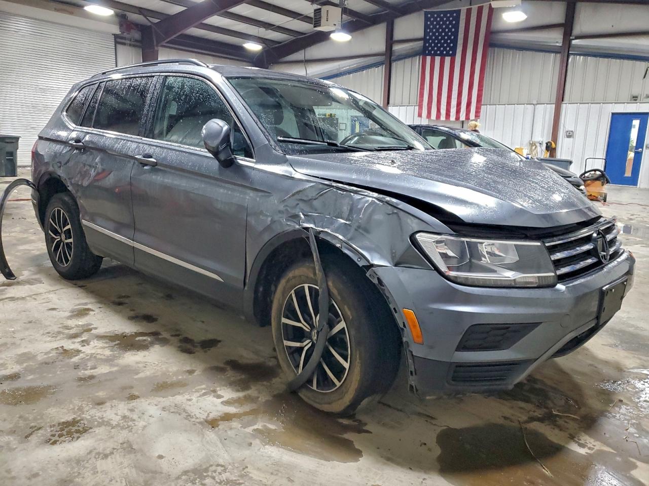 2021 VOLKSWAGEN TIGUAN SE photo 4