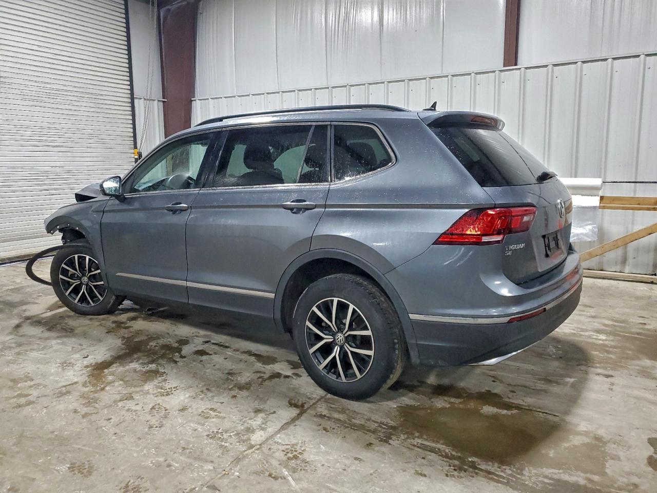 2021 VOLKSWAGEN TIGUAN SE photo 2