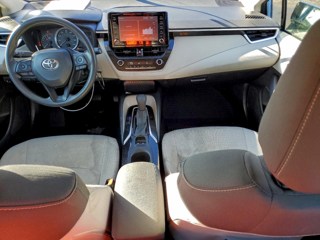 2022 TOYOTA COROLLA LE photo 8