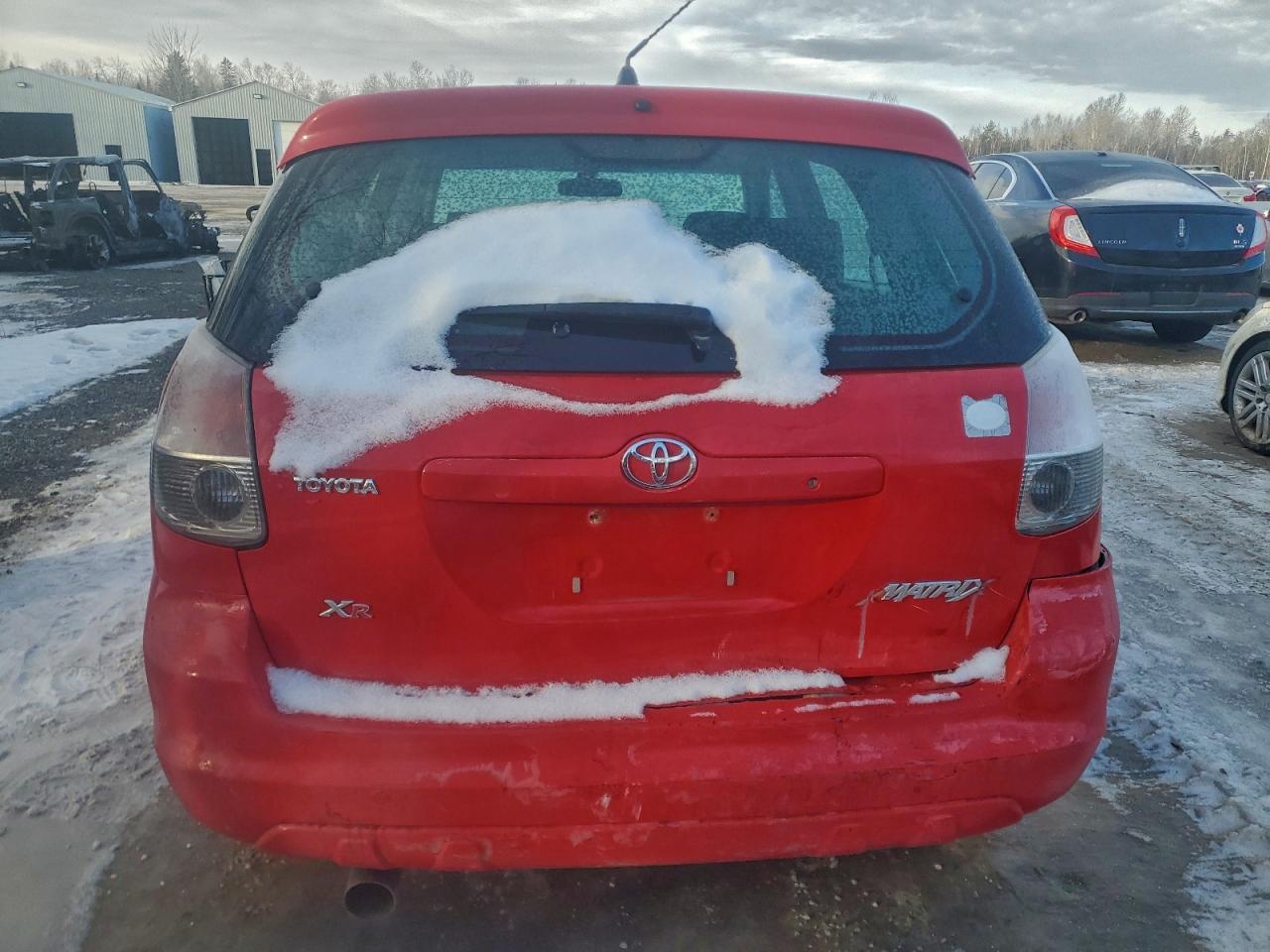 2005 TOYOTA COROLLA MATRIX XR photo 6