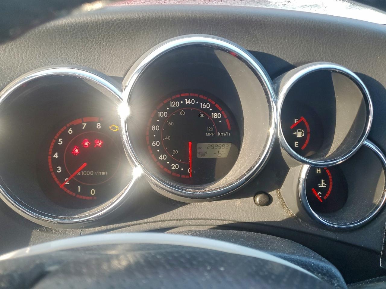 2005 TOYOTA COROLLA MATRIX XR photo 9