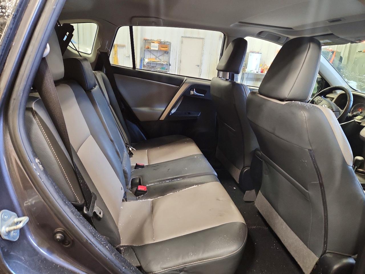 2014 TOYOTA RAV4 LIMITED photo 31