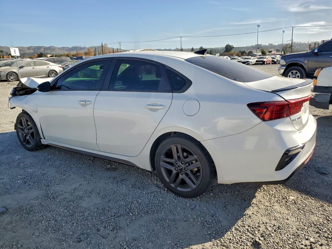 2021 KIA FORTE GT LINE photo 4