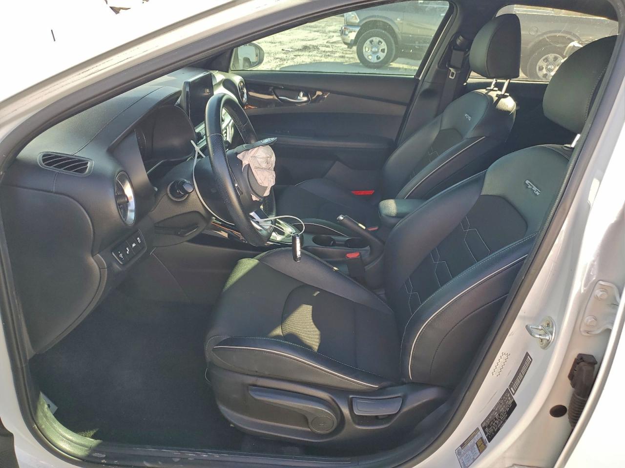 2021 KIA FORTE GT LINE photo 19