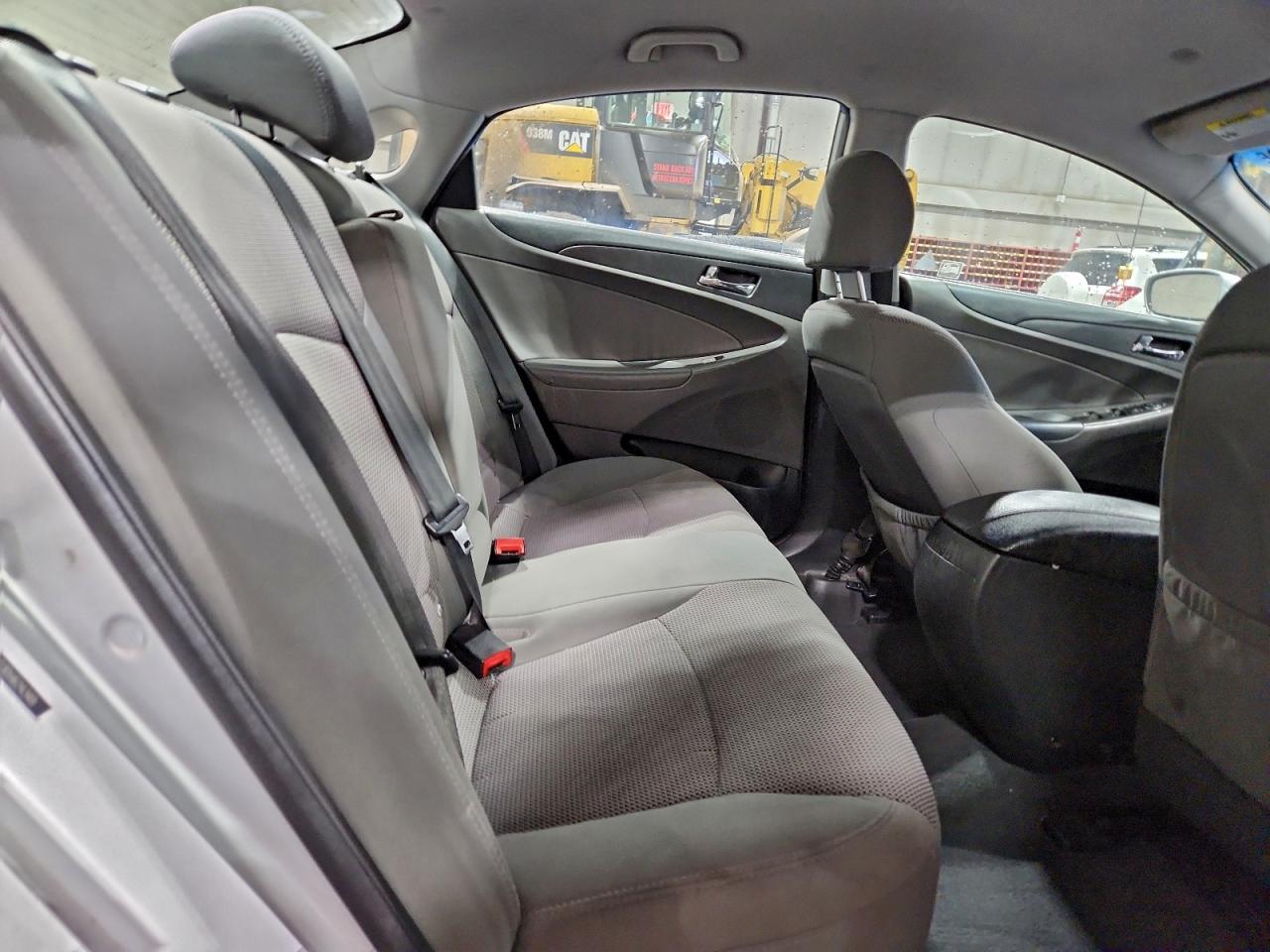 2013 HYUNDAI SONATA GLS photo 10