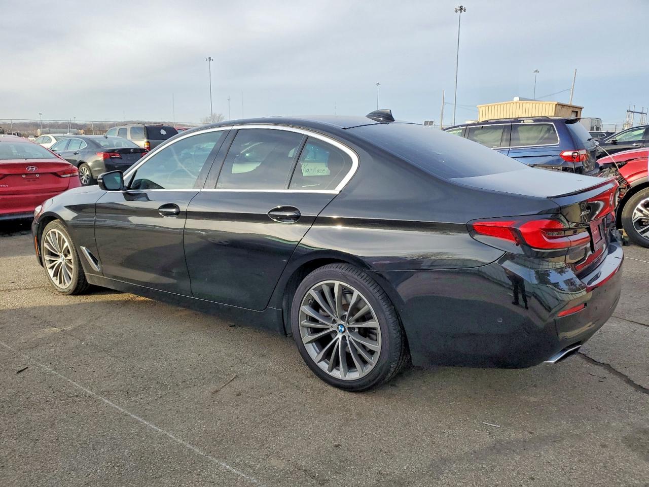 2021 BMW 530 XI photo 3