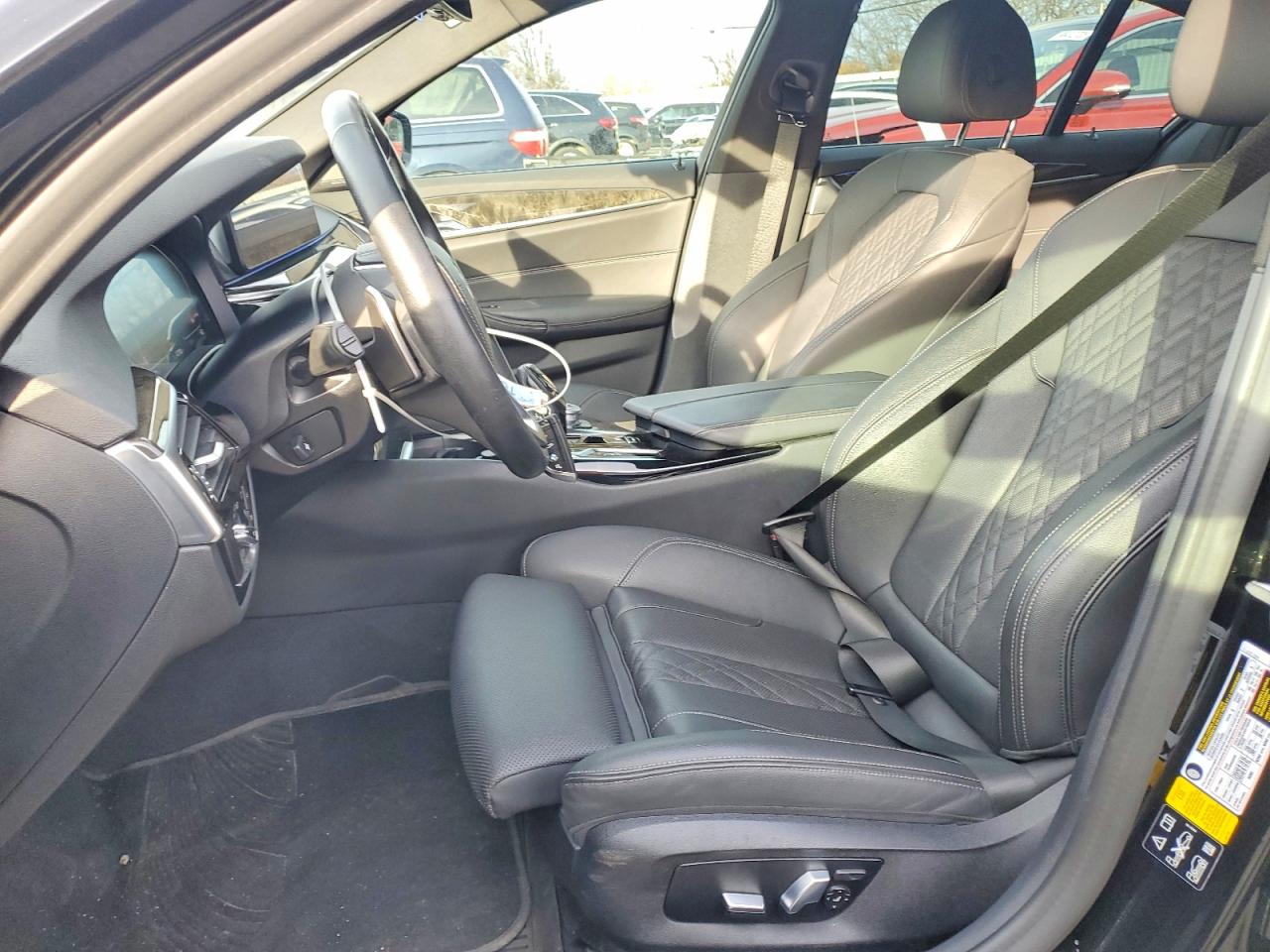 2021 BMW 530 XI photo 13
