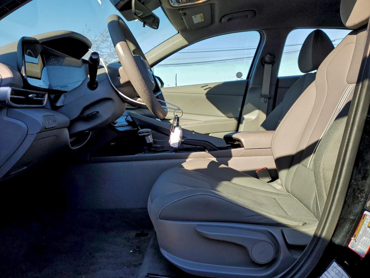 2024 HYUNDAI ELANTRA SEL photo 19