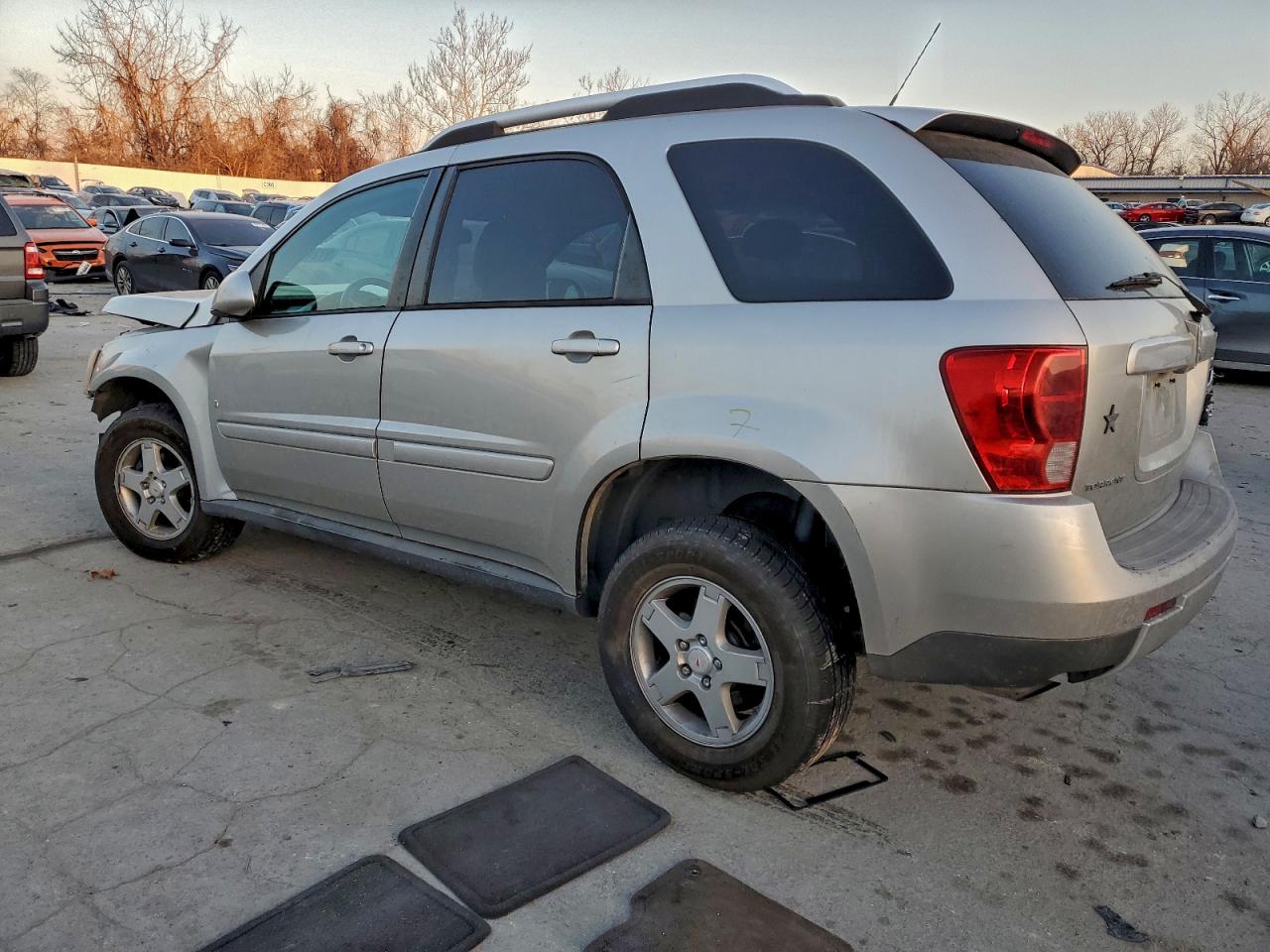 2008 PONTIAC TORRENT photo 2