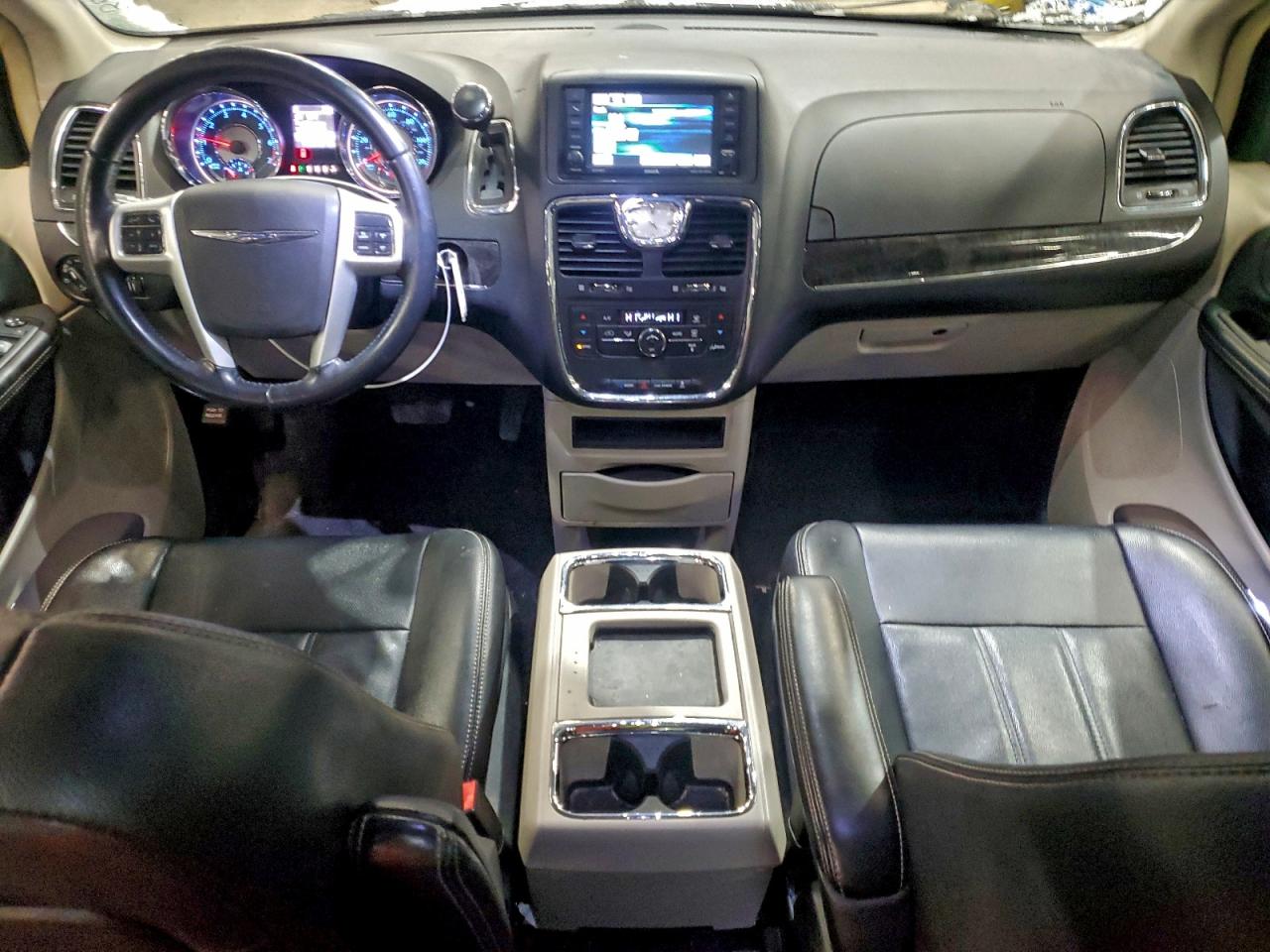 2015 CHRYSLER TOWN & COUNTRY TOURING photo 15