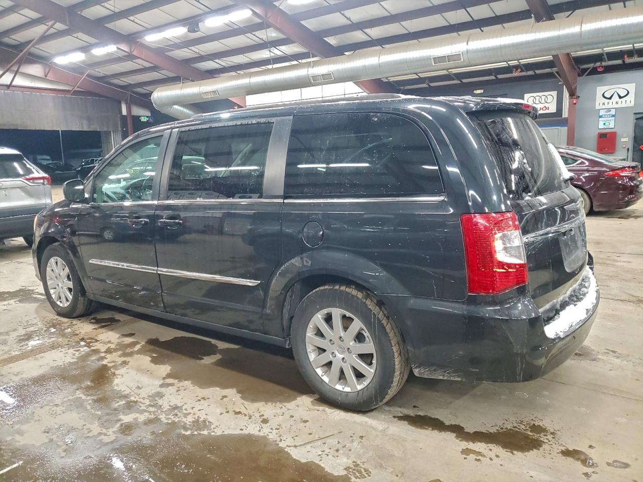 2015 CHRYSLER TOWN & COUNTRY TOURING photo 3