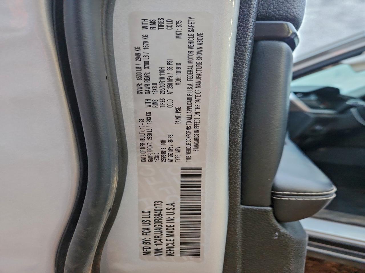 2024 JEEP GRAND CHEROKEE L LAREDO photo 13