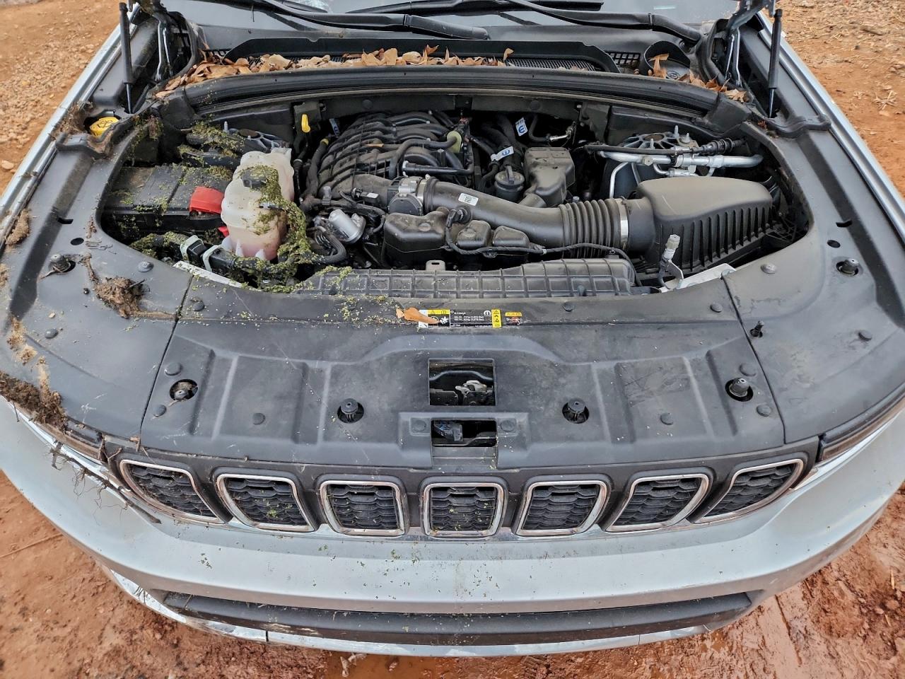 2024 JEEP GRAND CHEROKEE L LAREDO photo 12