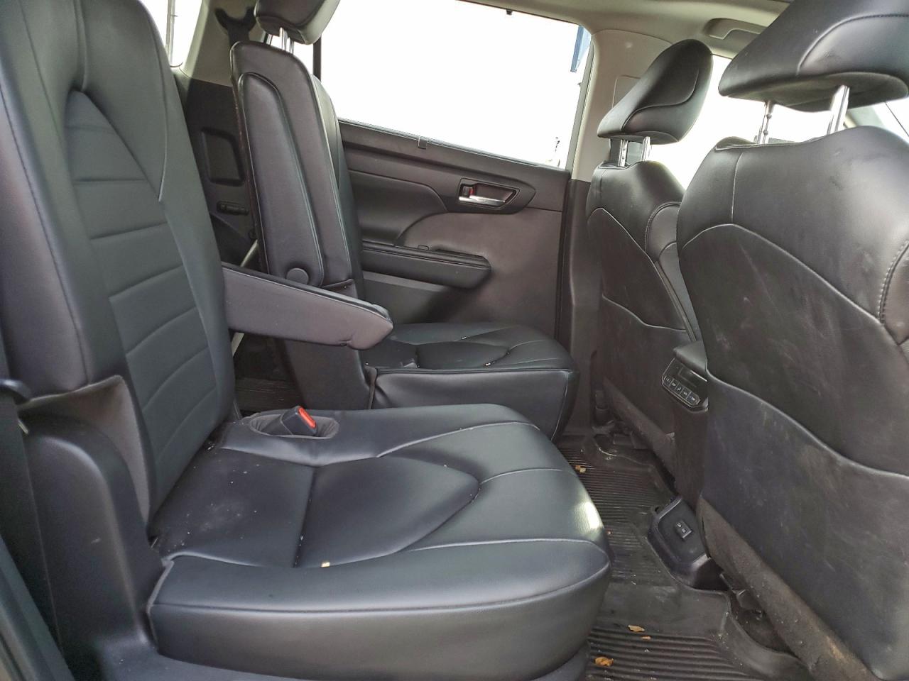 2023 TOYOTA HIGHLANDER L photo 11