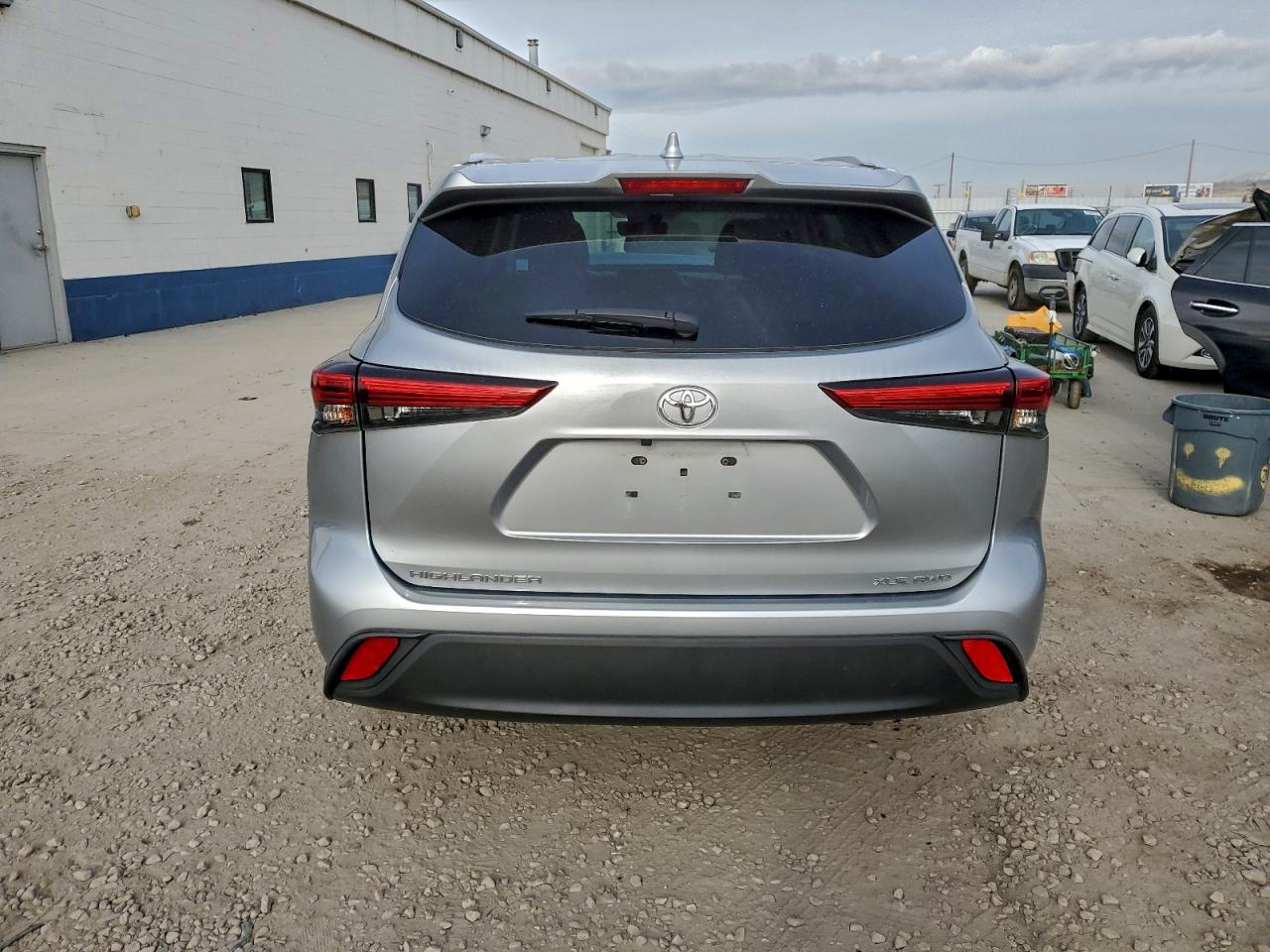2023 TOYOTA HIGHLANDER L photo 6