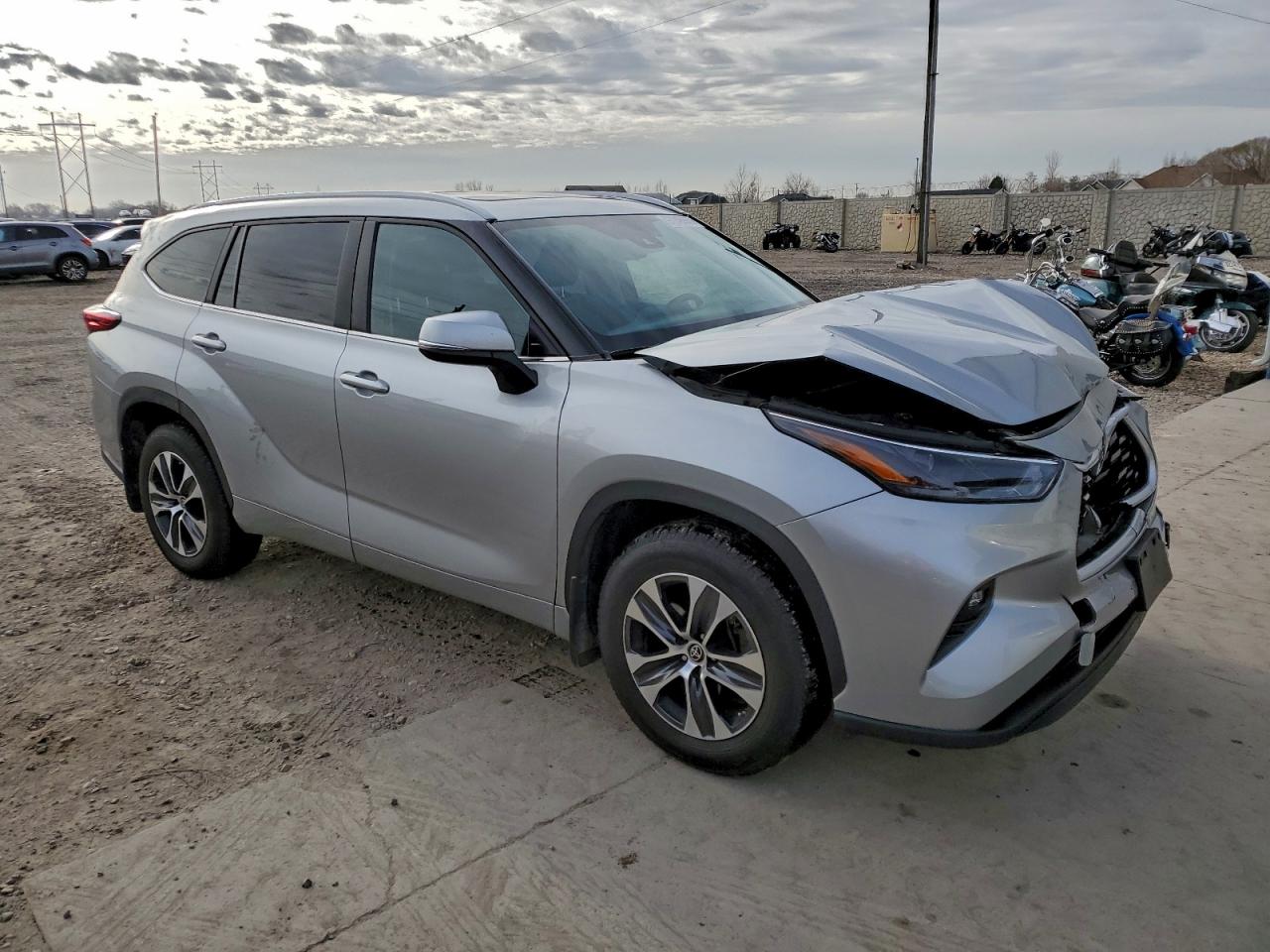 2023 TOYOTA HIGHLANDER L photo 4