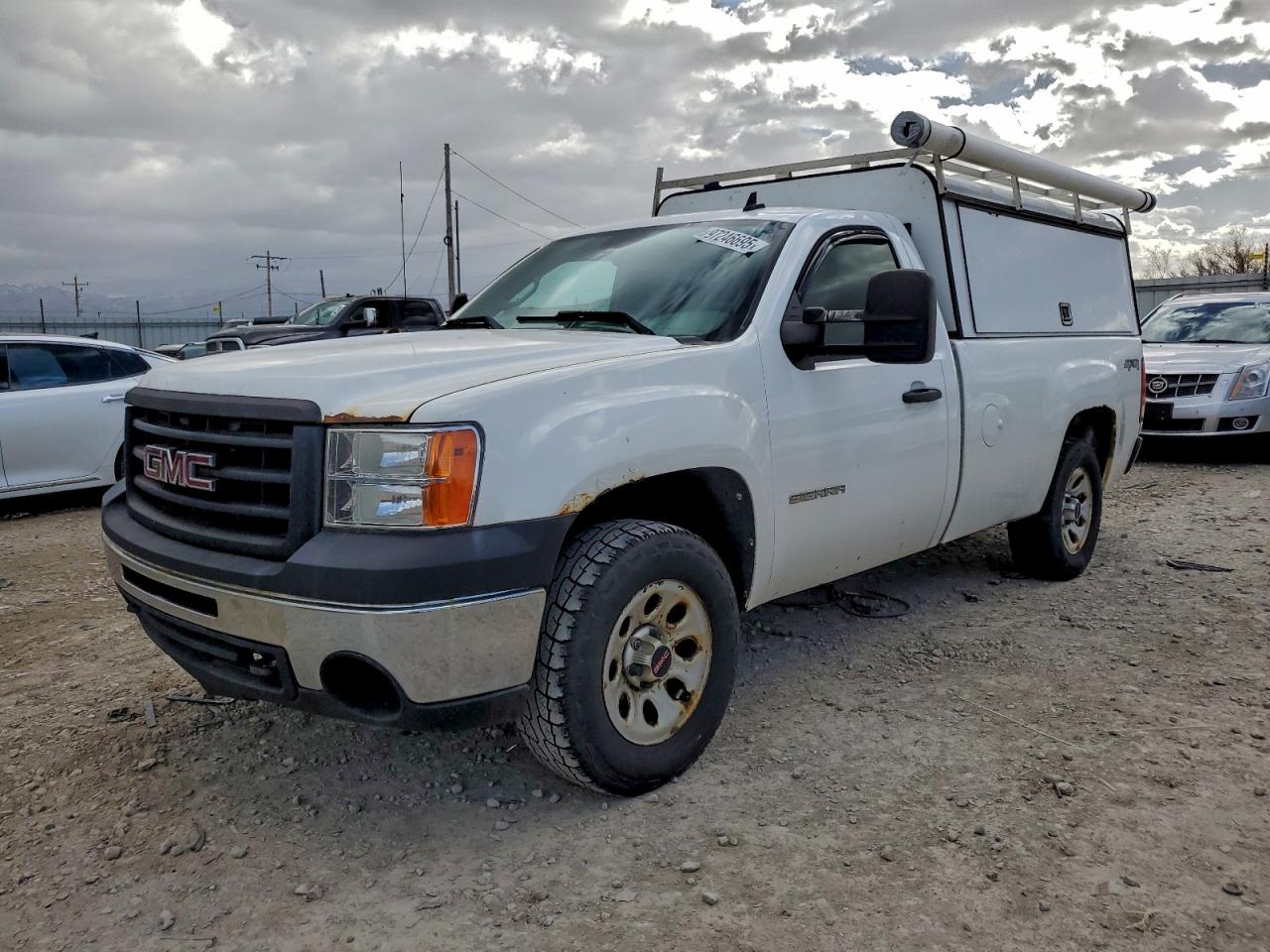 2011 GMC SIERRA K1500 — MINOR DENT/SCRATCHES damage — photo 1