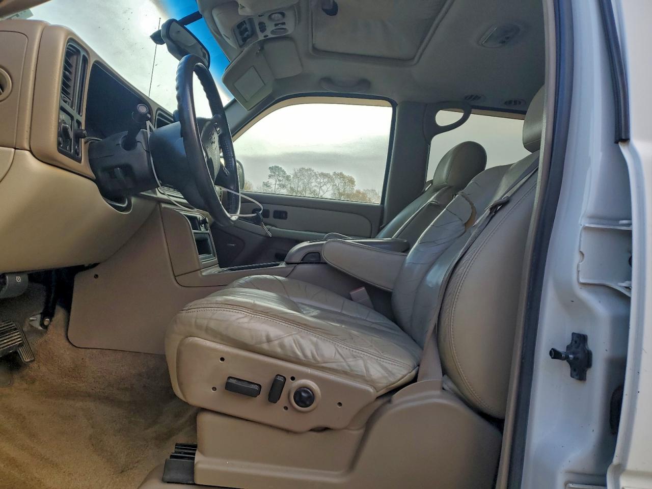 2003 CHEVROLET TAHOE C1500 photo 13