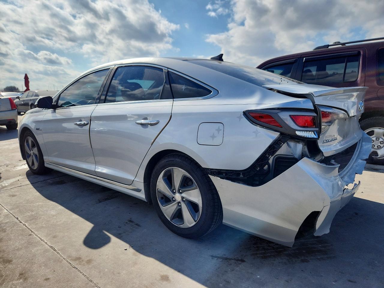 2016 HYUNDAI SONATA HYBRID photo 2