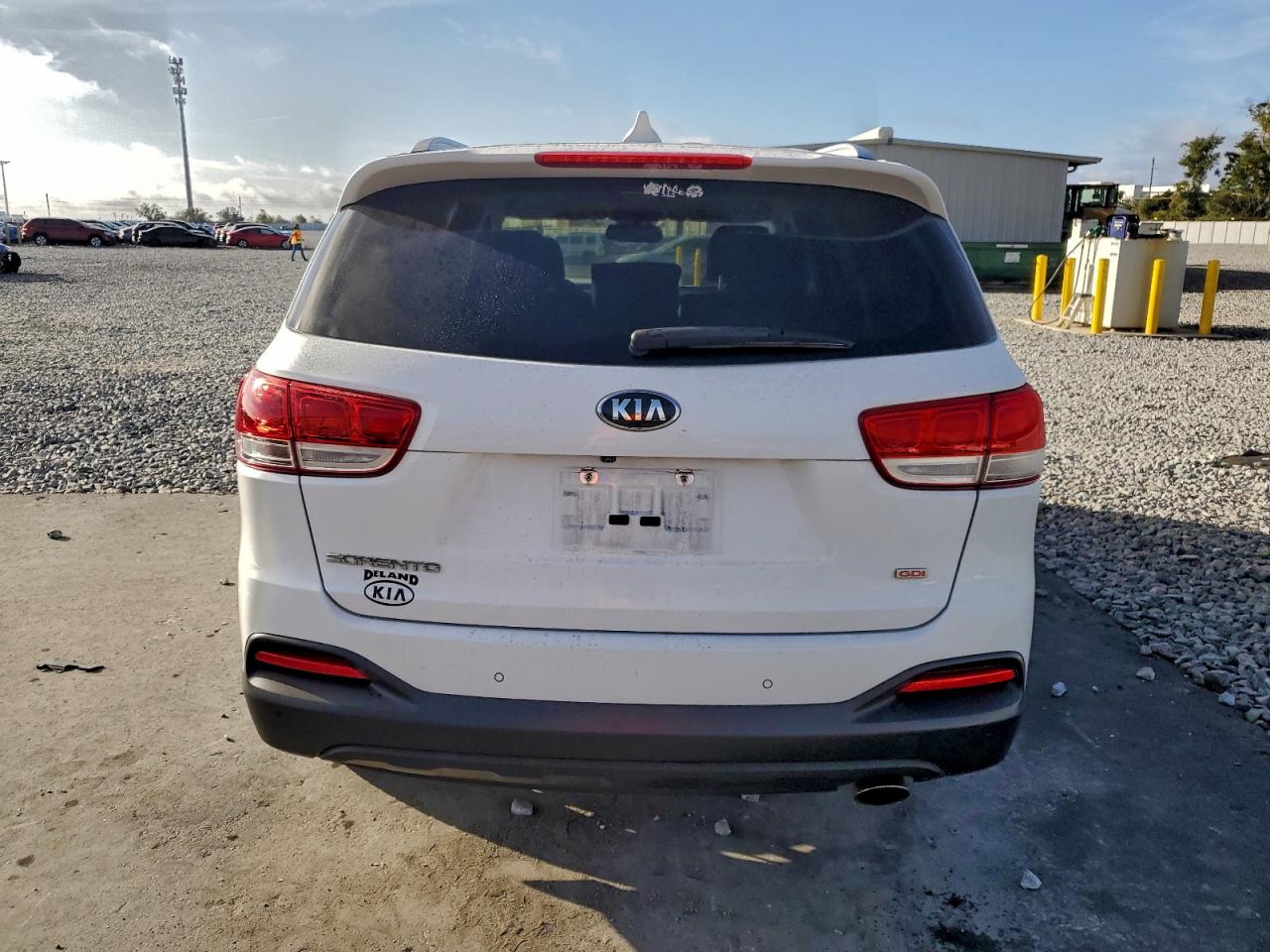 2017 KIA SORENTO LX photo 6