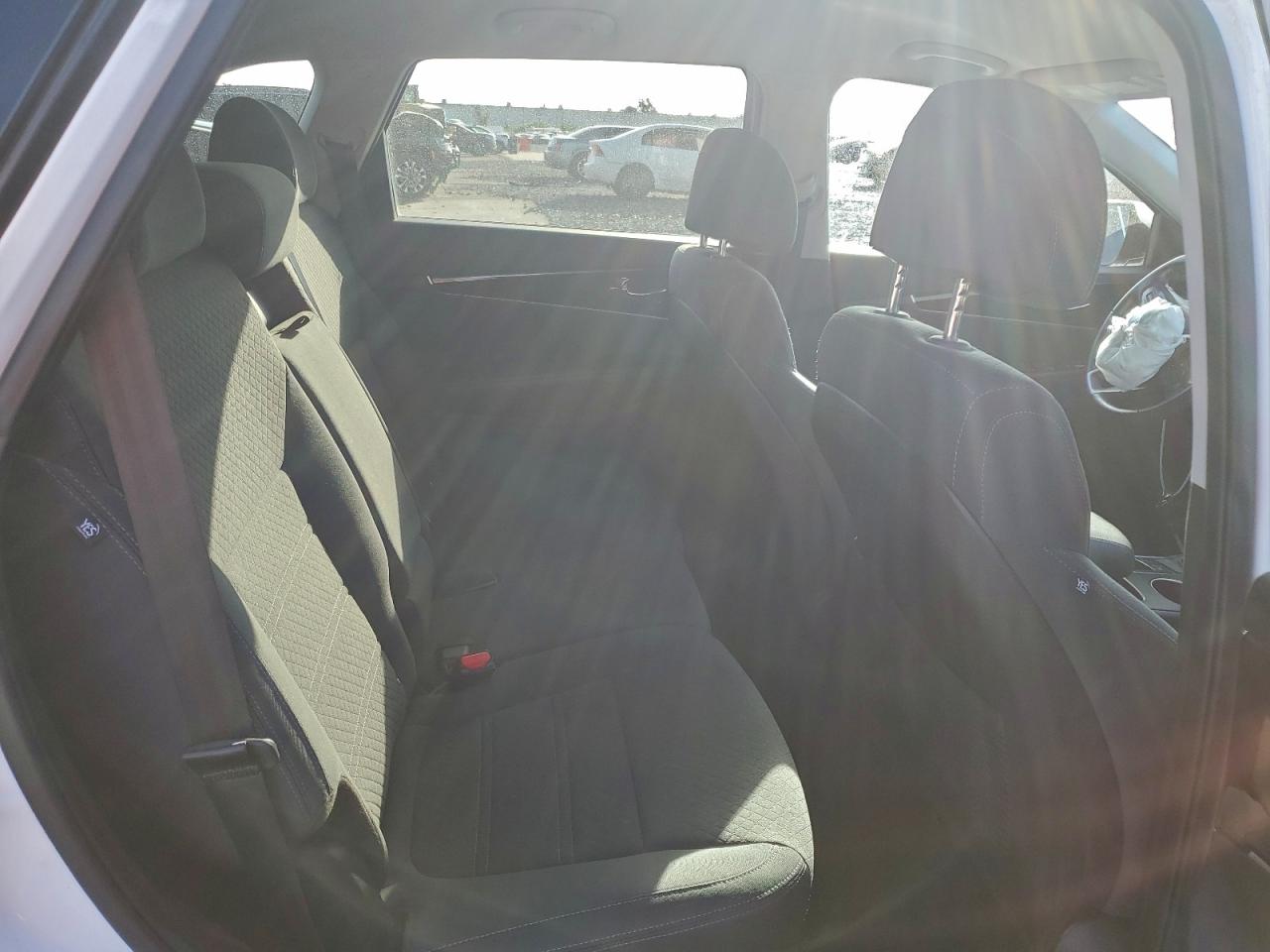 2017 KIA SORENTO LX photo 11