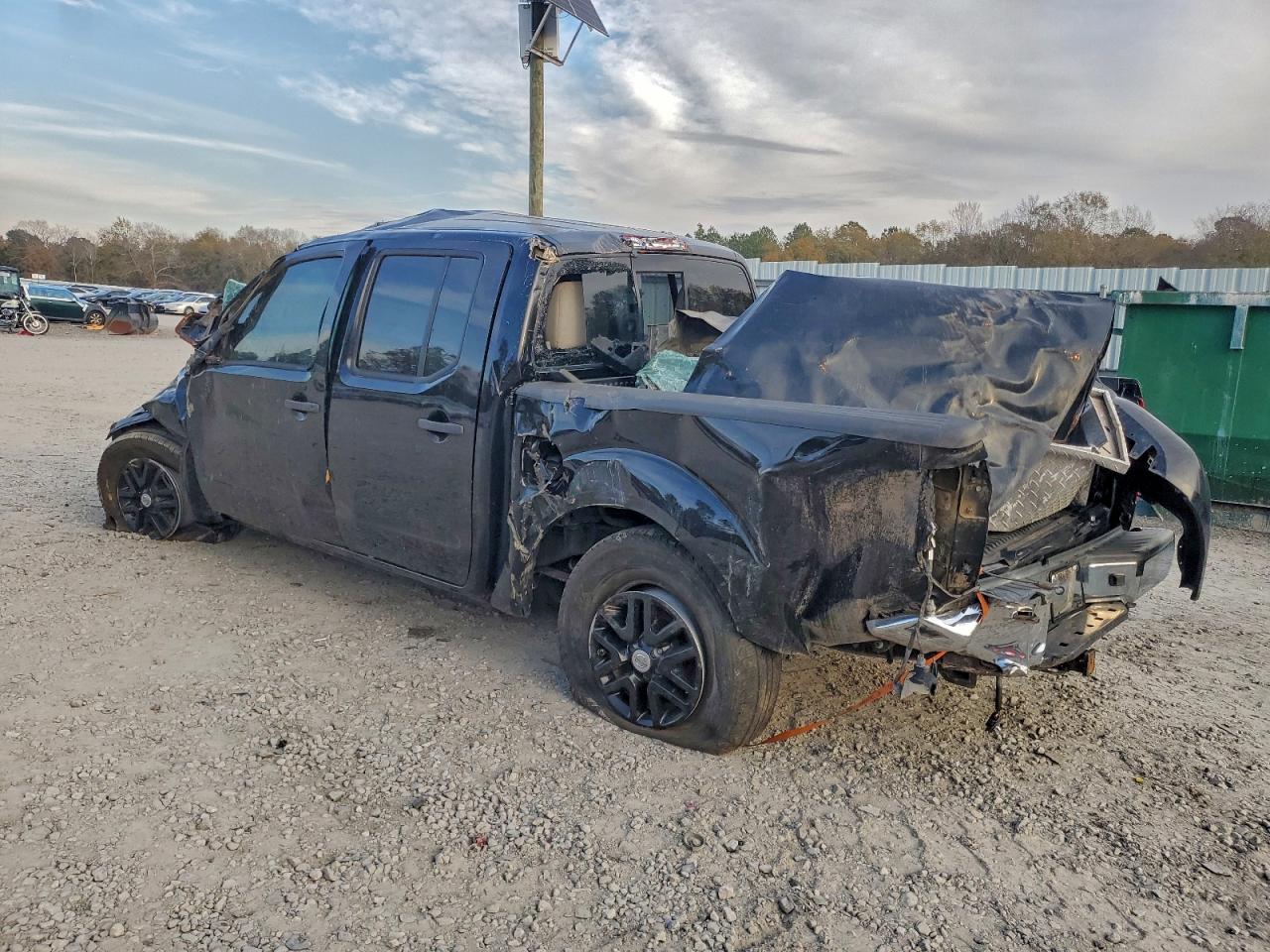 2018 NISSAN FRONTIER S photo 2