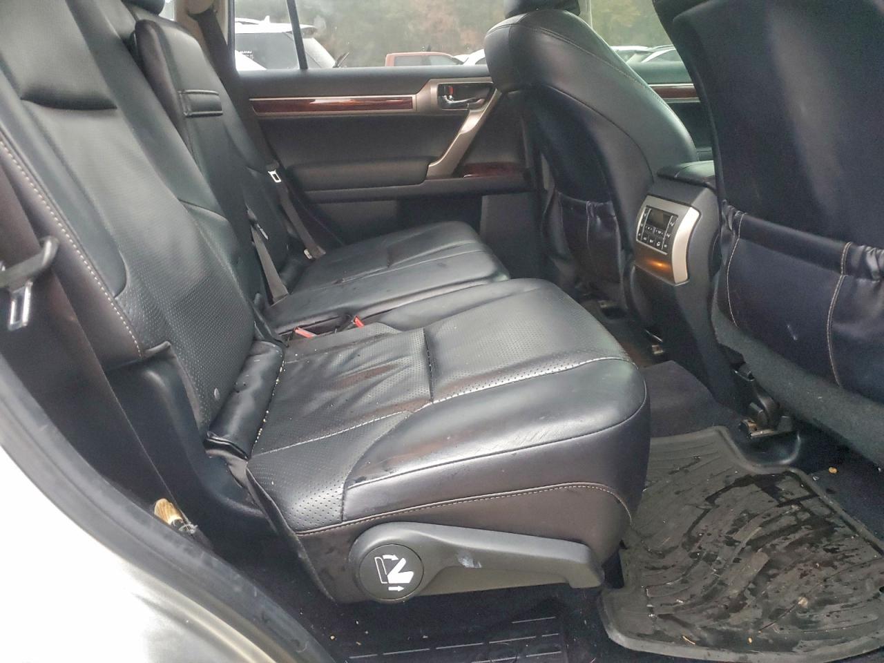 2011 LEXUS GX 460 photo 11