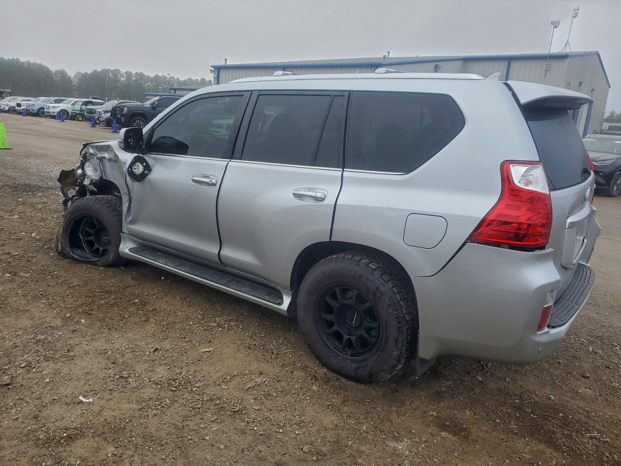 2011 LEXUS GX 460 photo 2