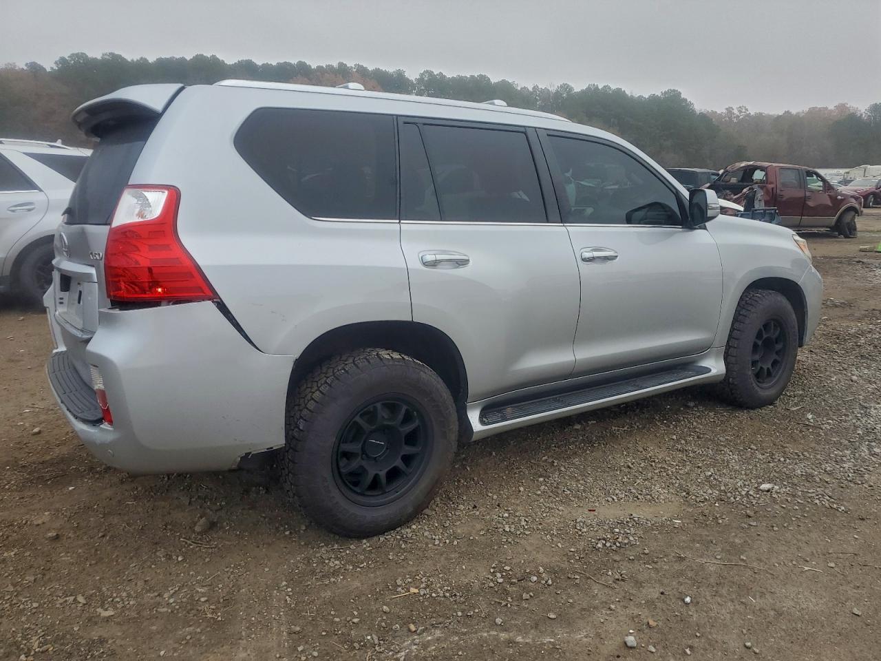 2011 LEXUS GX 460 photo 3