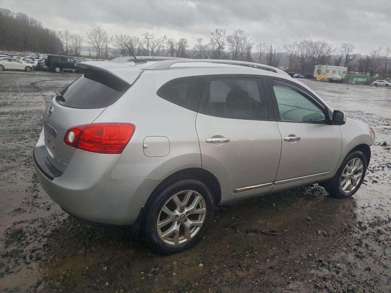 2011 NISSAN ROGUE S photo 3