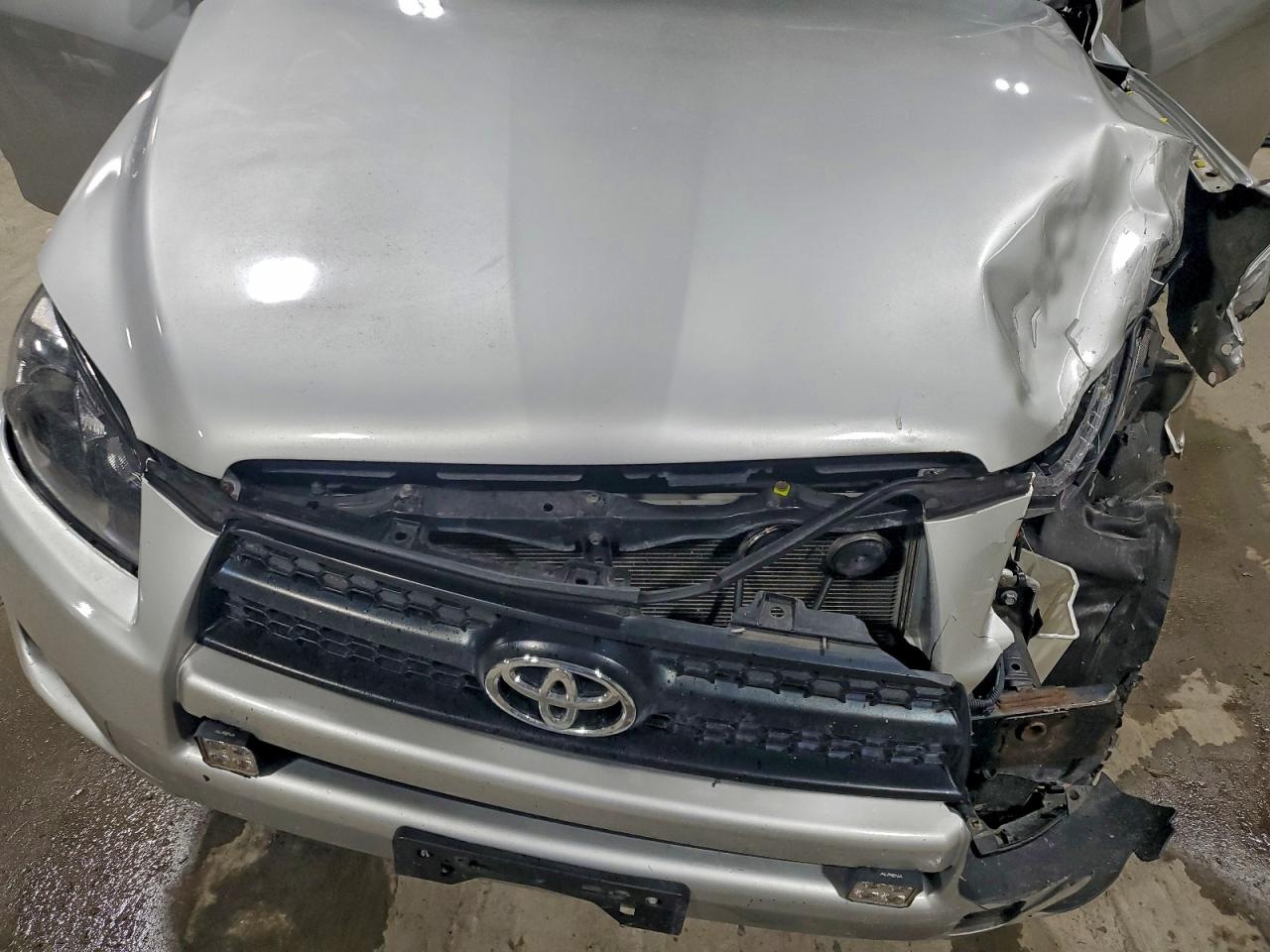 2012 TOYOTA RAV4 photo 34