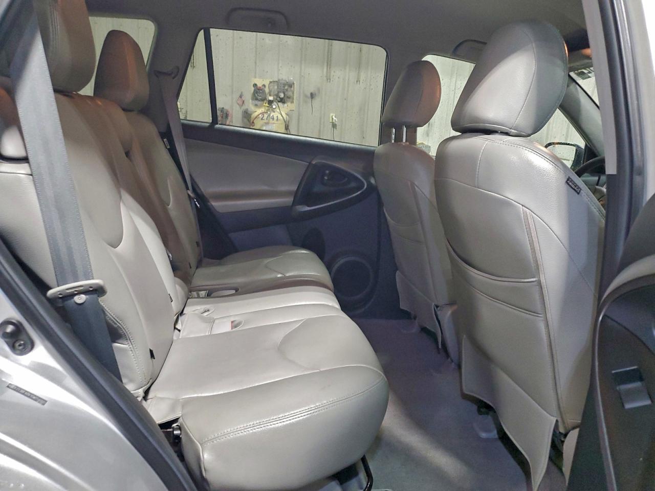 2012 TOYOTA RAV4 photo 31