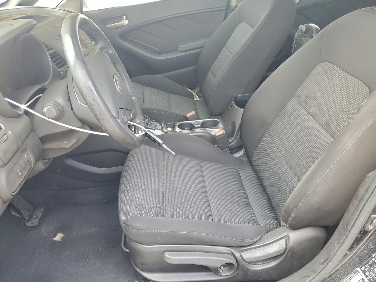 2017 KIA FORTE LX photo 13
