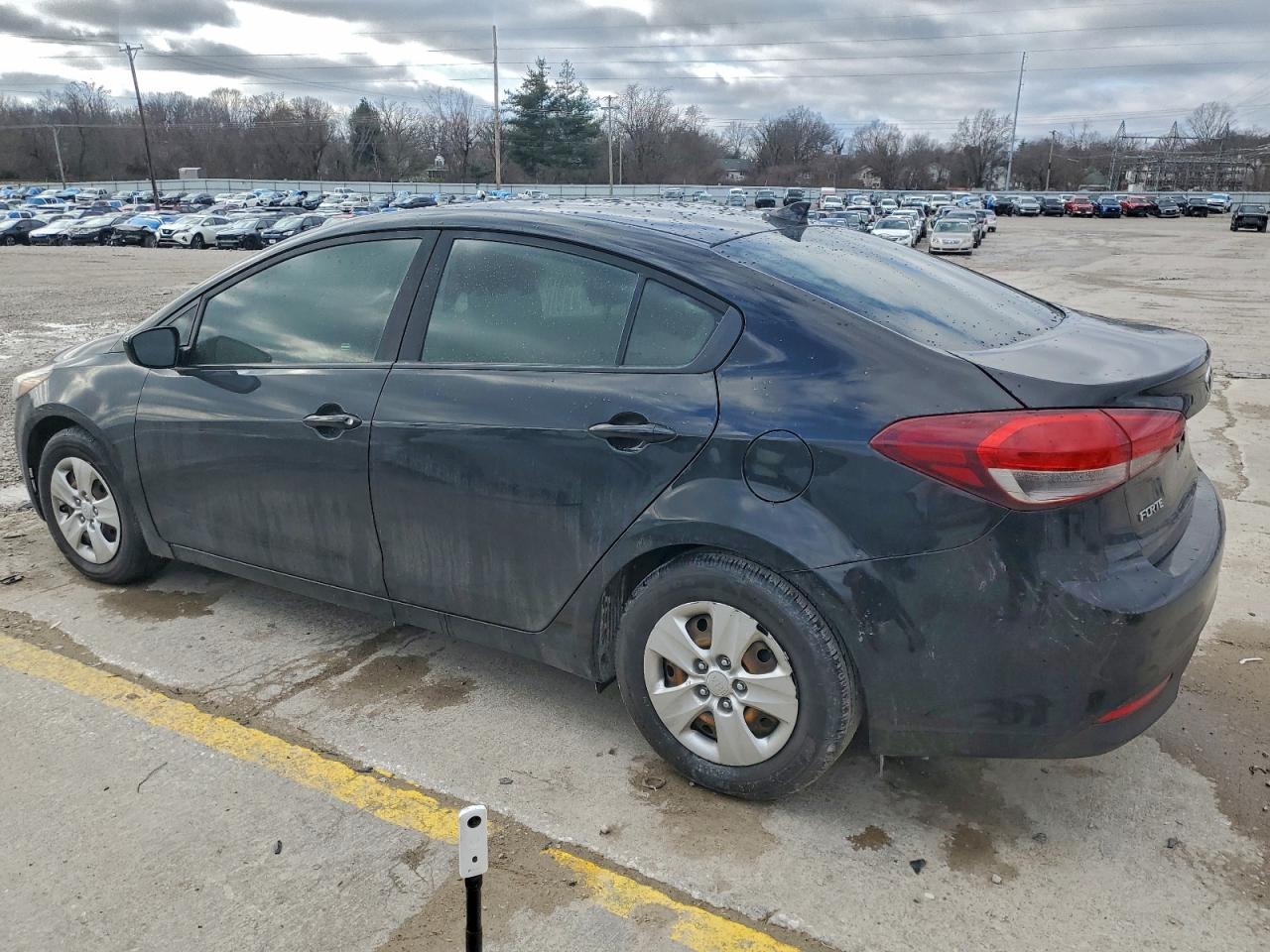 2017 KIA FORTE LX photo 3