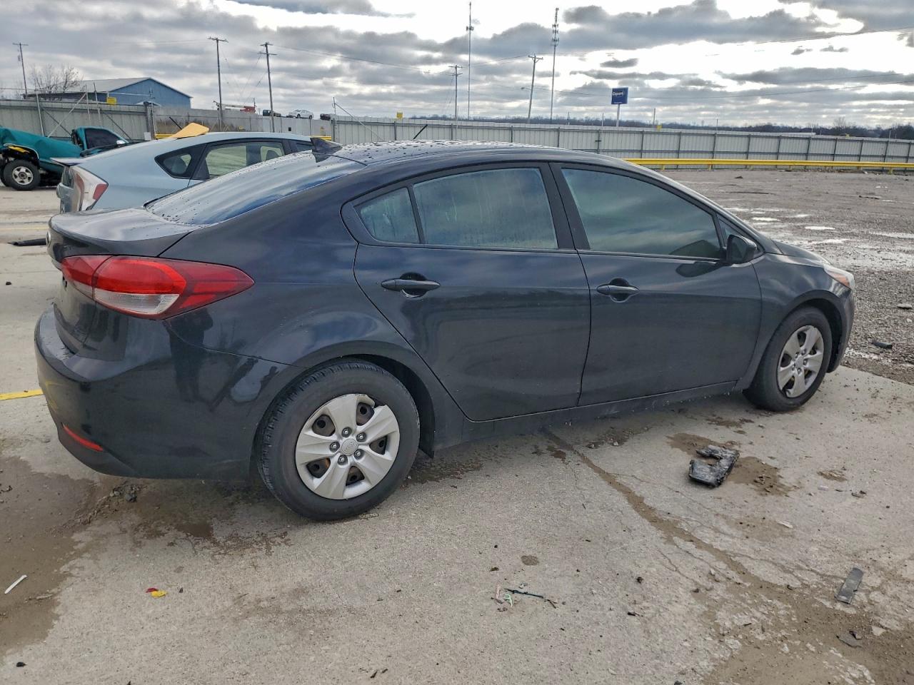 2017 KIA FORTE LX photo 5
